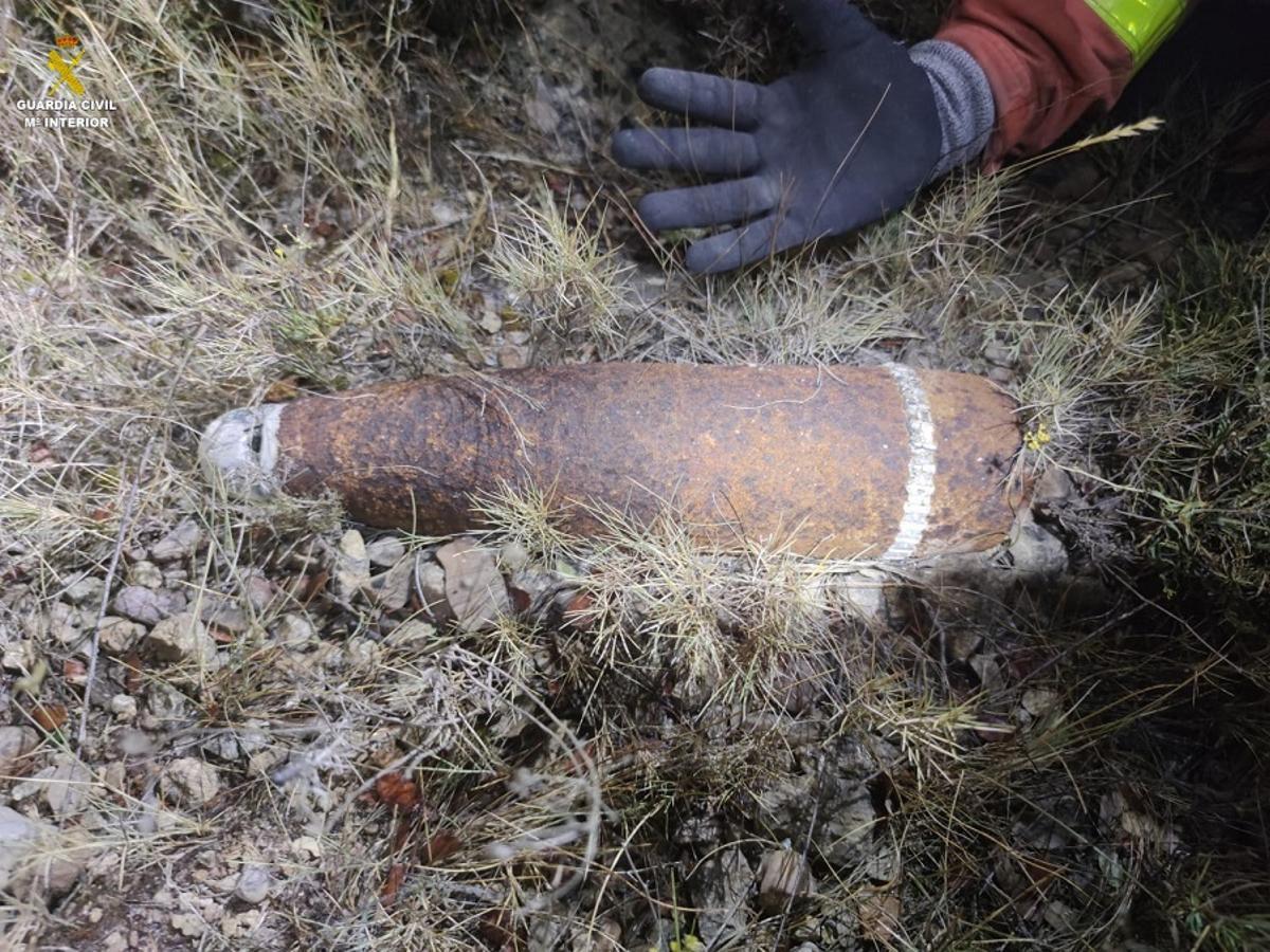 Artefacto descubierto en el incendio de Bejís de 2022.