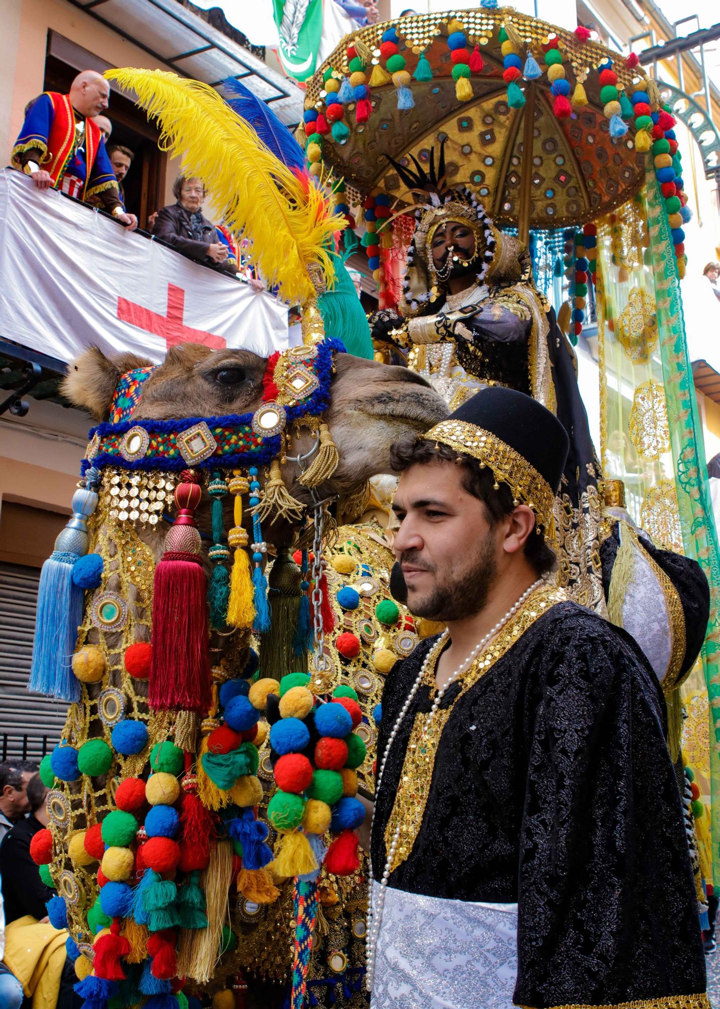 Espectaculares boatos y carrozas en las Fiestas de Alcoy