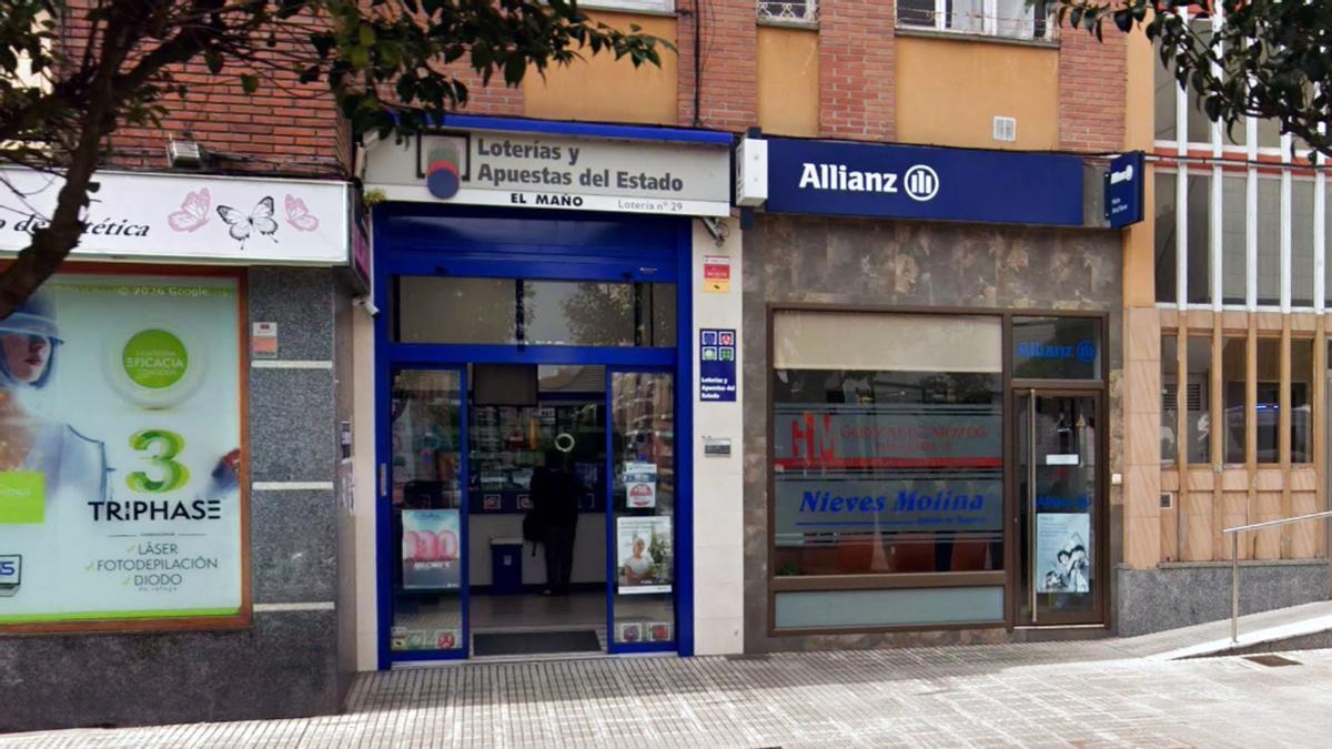 La administración de loterías número 29, ubicada en la avenida Gaspar García Laviana de Gijón