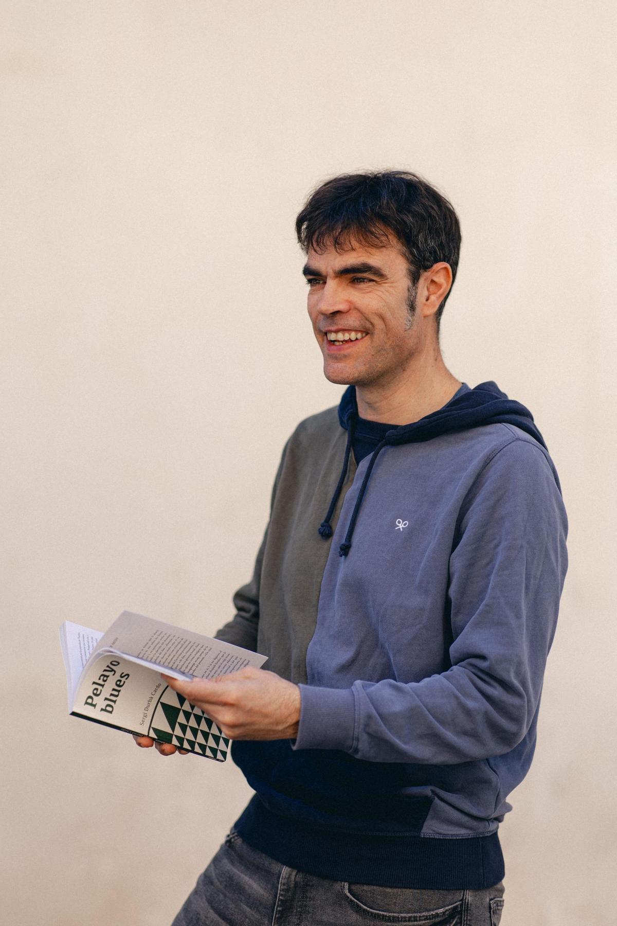 Sergi Durbà, con su último libro.