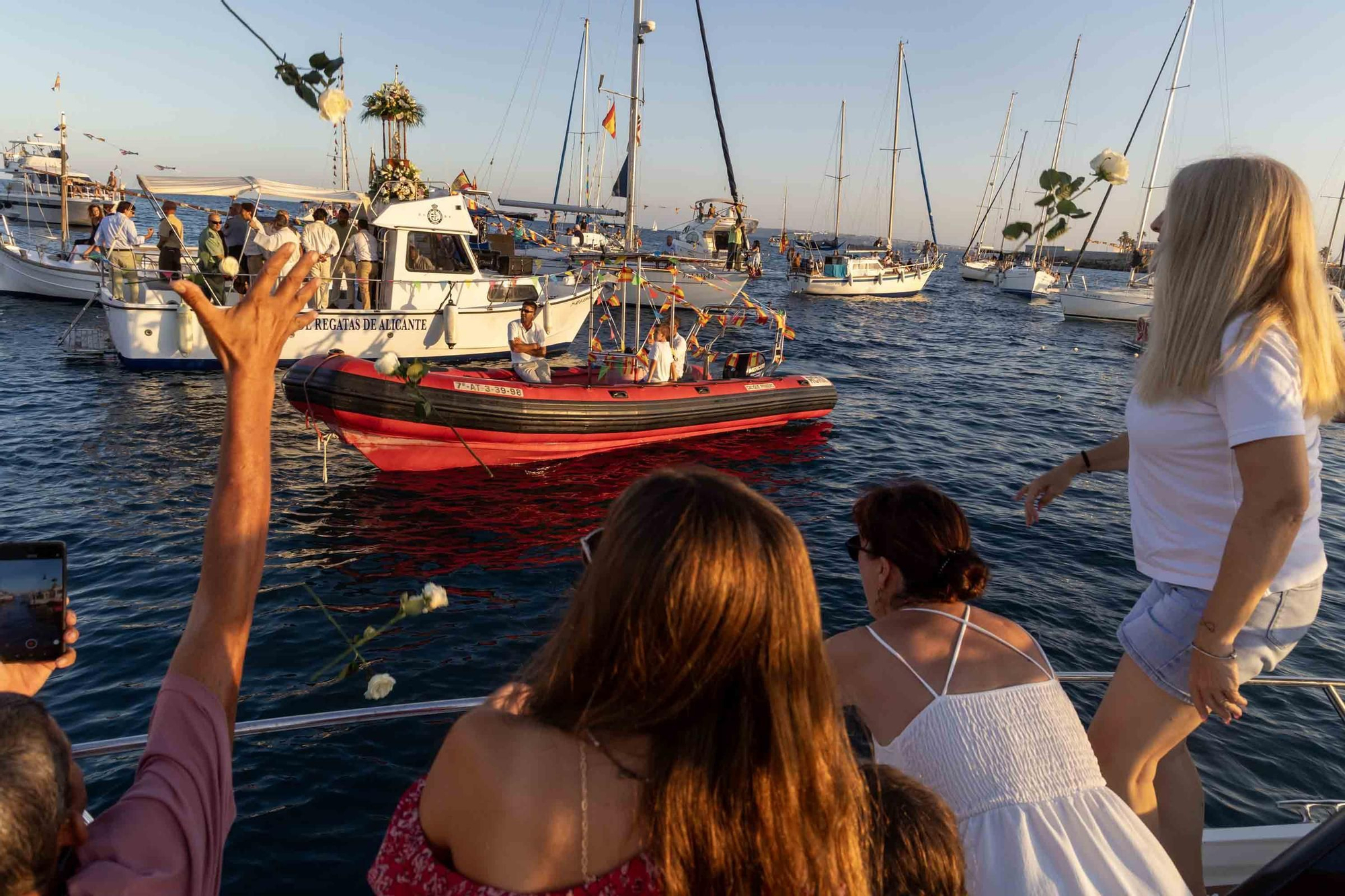 El Real Club de Regatas de Alicante rinde homenaje a la Virgen del Carmen, patrona de los marineros