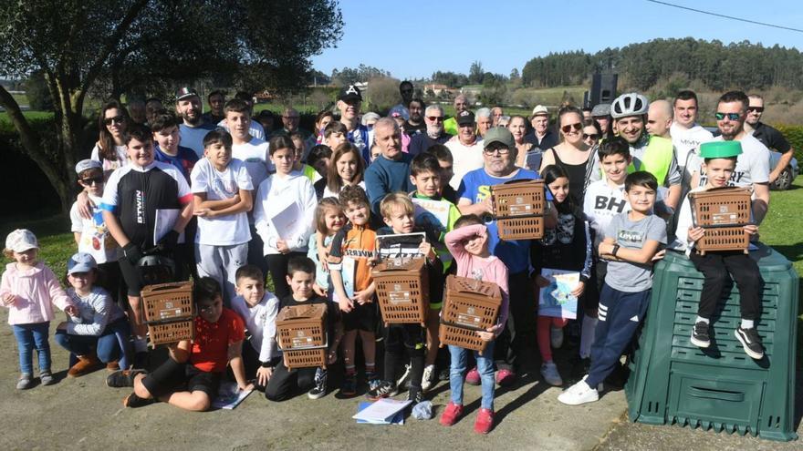 A la Festa das Candeas se va en bici: Viós ‘recicla’ la verbena tradicional