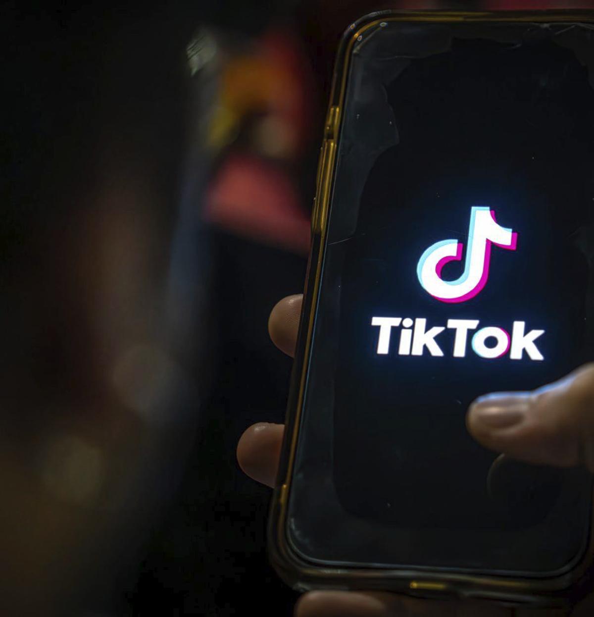 Competència fitxa firmes privades per vigilar ‘influencers’