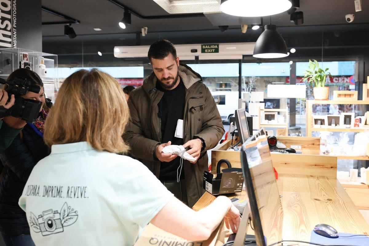 Cómo gastar 6.000 euros en una mañana de compras en Ibiza