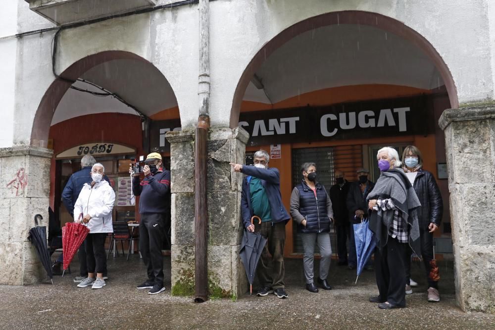 Veïns de Sant Cugat de Salt denuncien l''incivisme continuat d''alguns joves