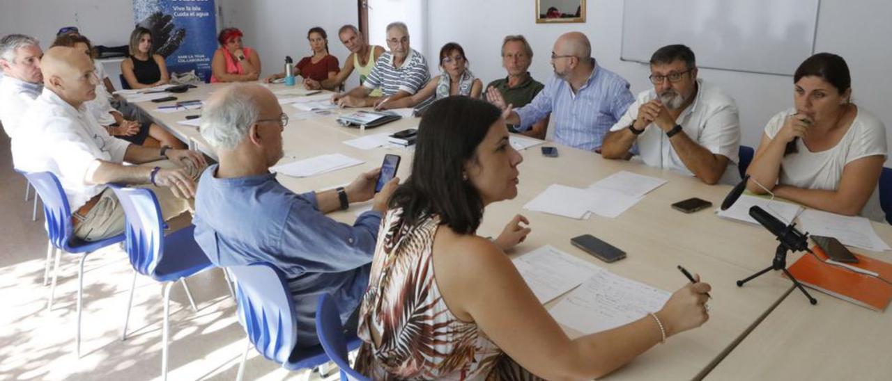 Imagen de la asamblea celebrada ayer en Eivissa. | J.A. RIERA