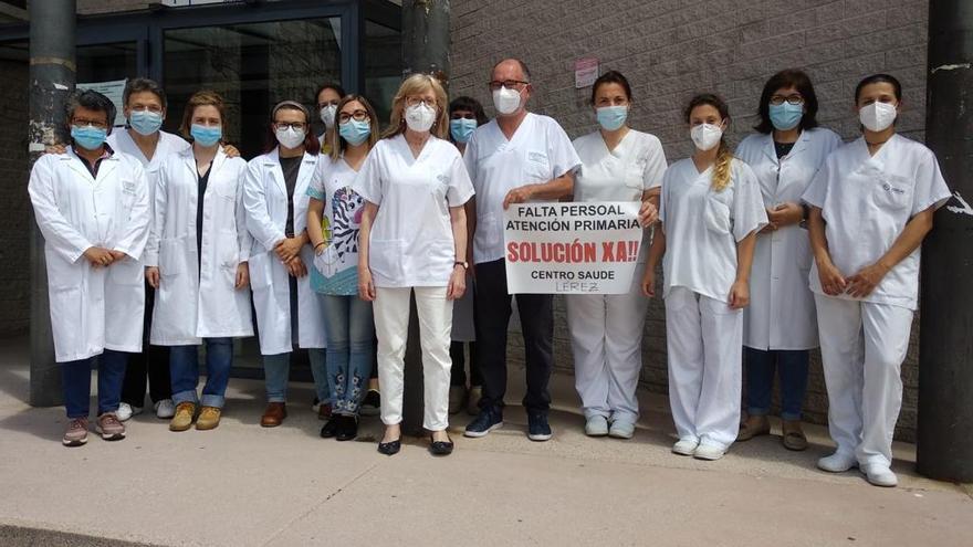 Los profesionales del centro de salud de Lérez se sumaron a las protestas.