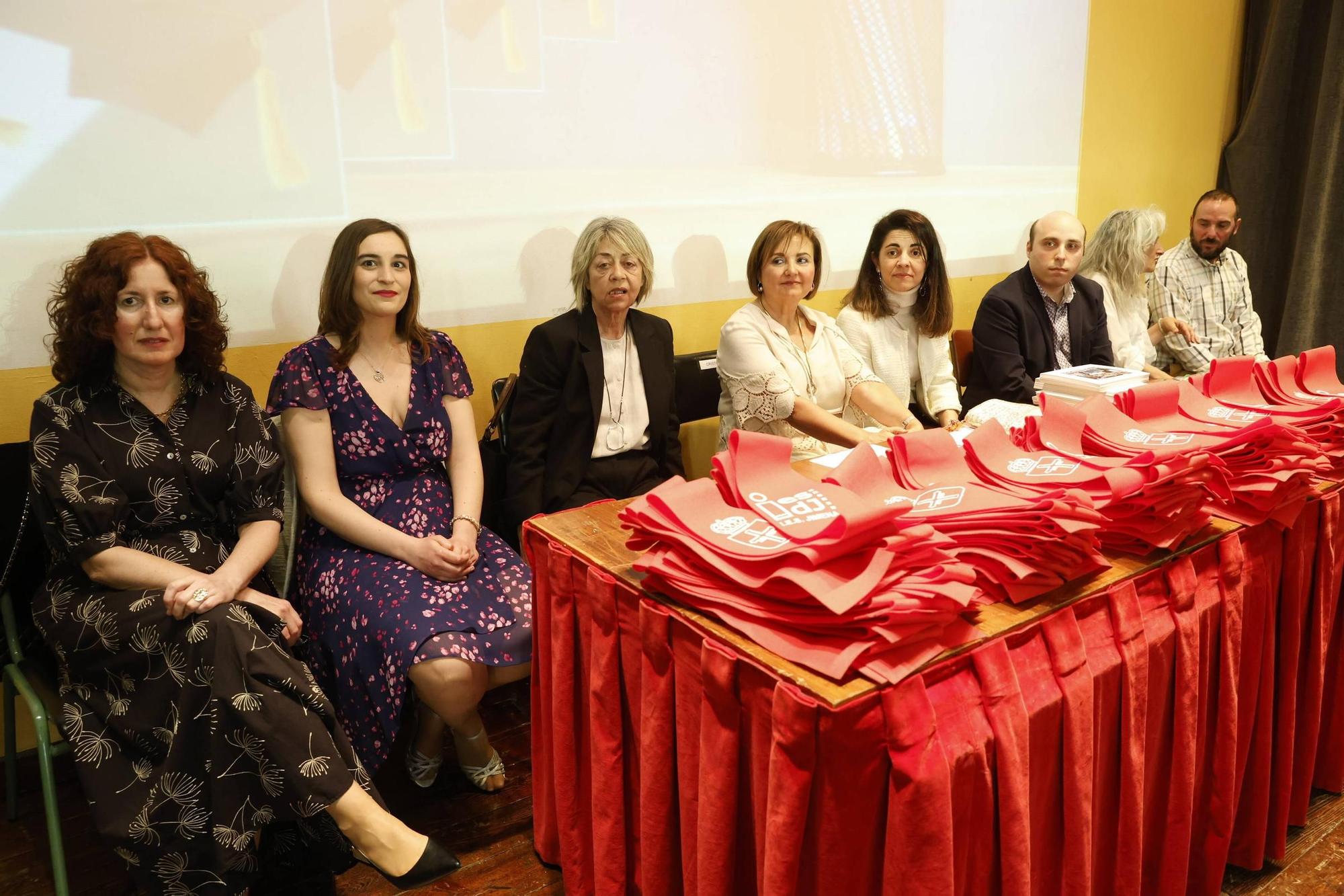 Los colegios e institutos de Gijón se van de graduación (en imágenes)