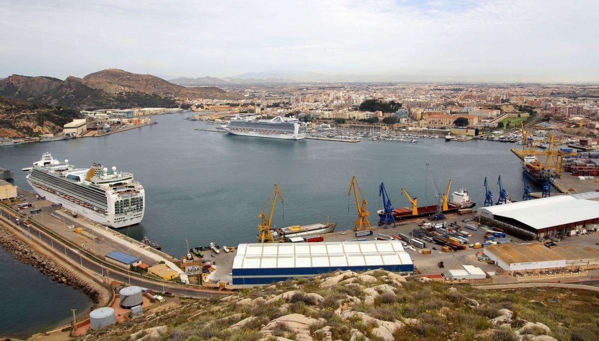 La Autoridad Portuaria pondrá en marcha  en 2025 el Nuevo Puesto de Control Fronterizo en el muelle de Santa Lucía.