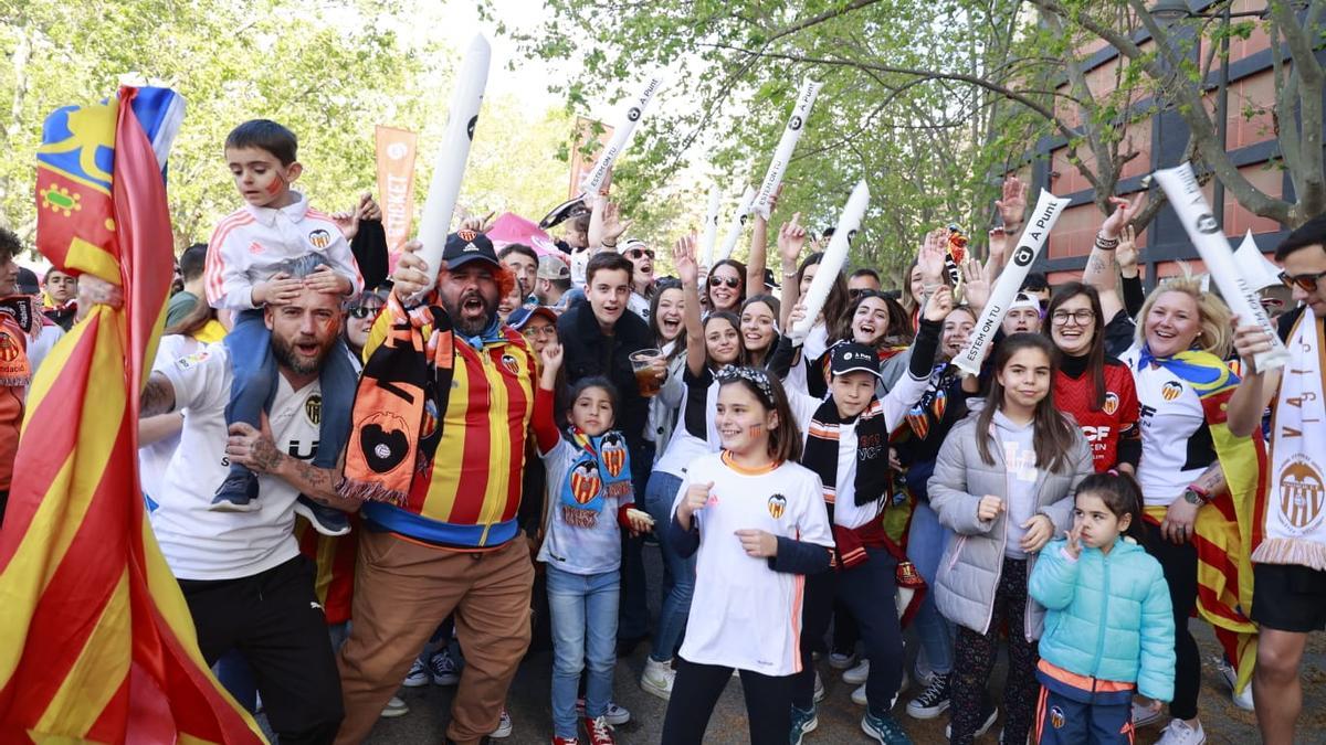 Buen tiempo en la fiesta de la FAN ZONE de Mestalla