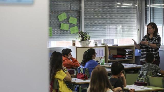 Alumnes dins d’una classe.  | DANNY CAMINAL