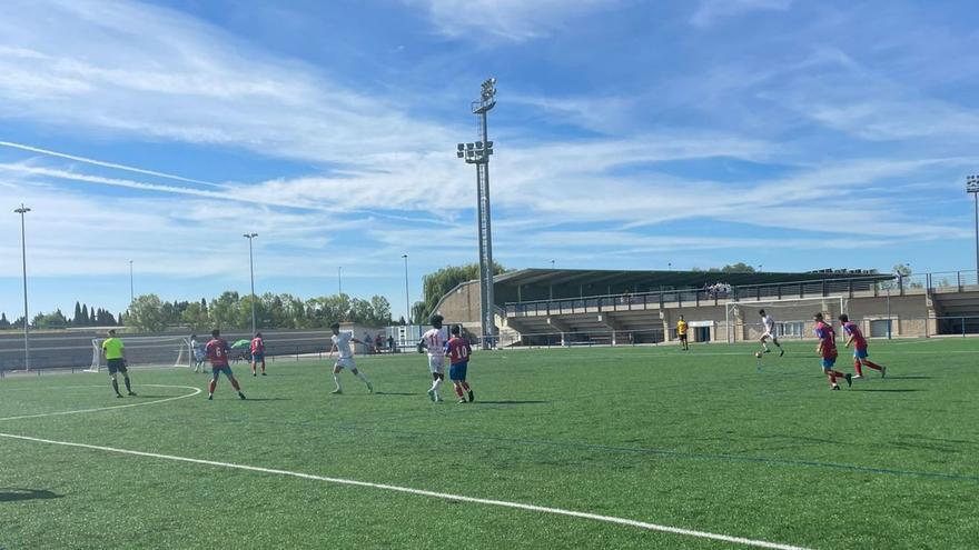 Un momento del amistoso del CD Benavente, en León. | Cedida