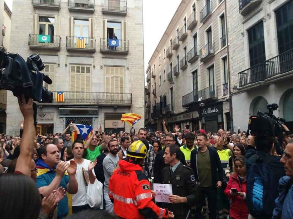 Concentració de rebuig de les actuacions policials de l'1-O a la plaça del Vi