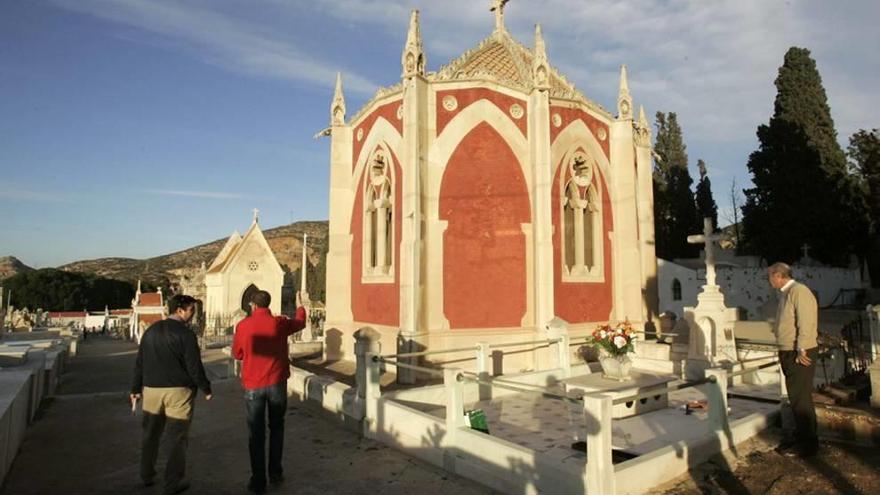 Acuerdo para clasificar el patrimonio artístico del cementerio de Los Remedios