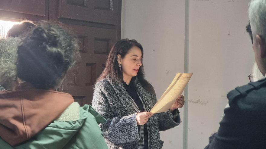La visita al Archivo Municipal de Toro recupera la memoria sobre las mujeres en la Batalla de Toro