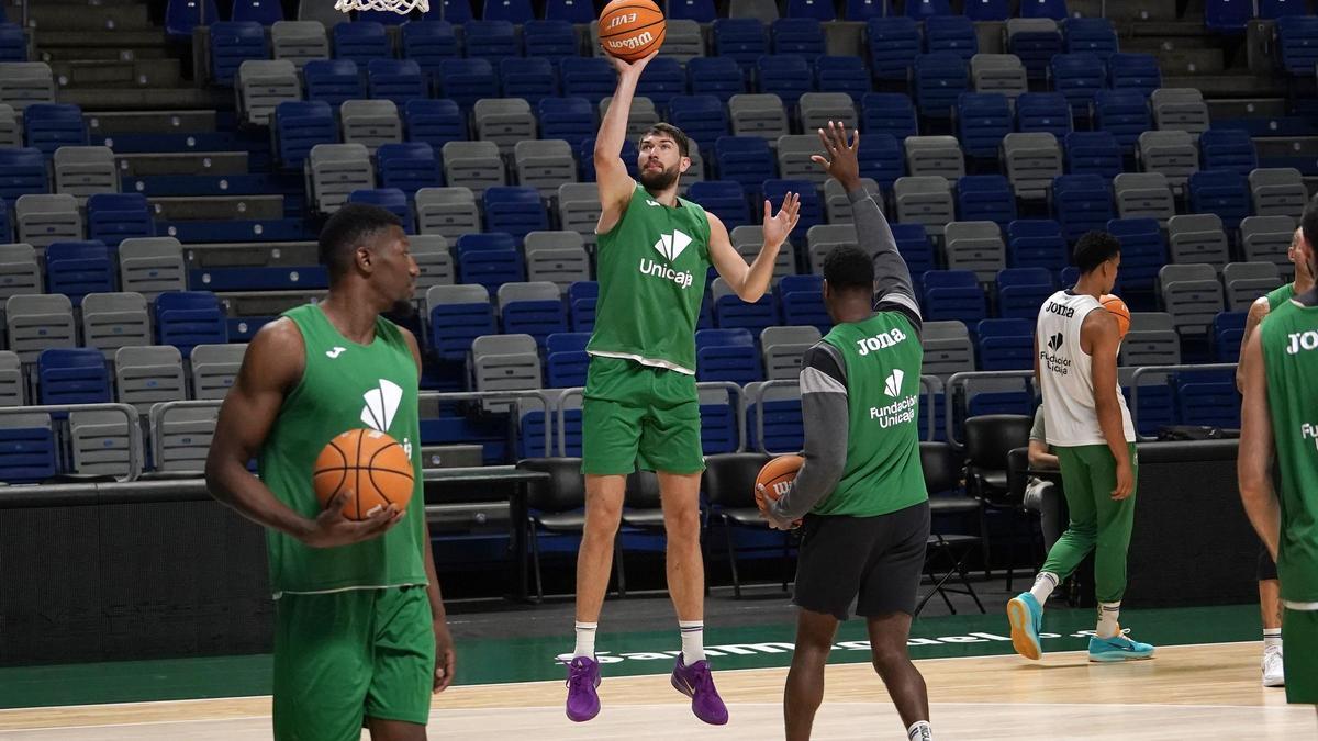 Killian Tillie se entrenó ayer y puede volver a la convocatoria.