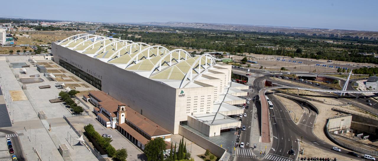 Las placas solares se ubicarán en los extremos este y oeste de la estación Delicias, entre los arcos y las claraboyas.