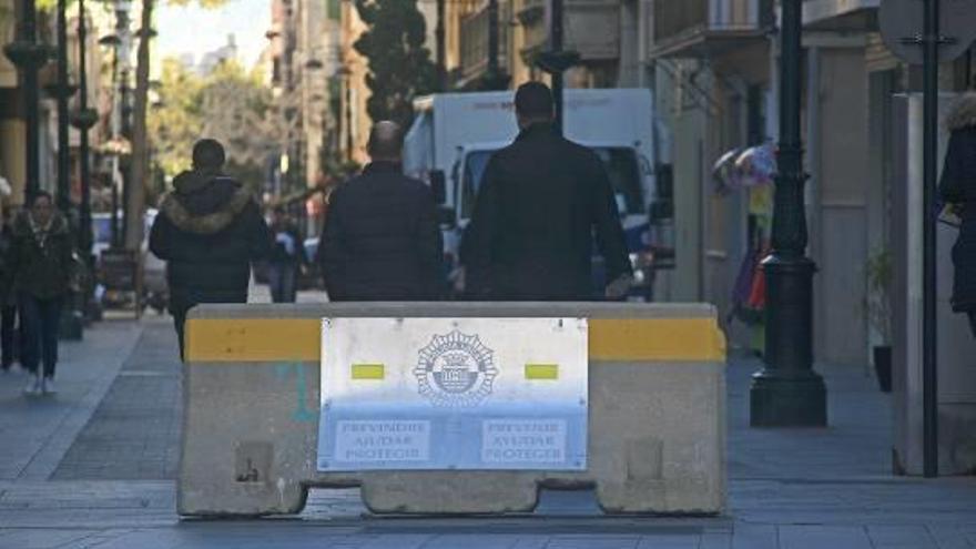 Gandia se acostumbra al centro cerrado al tráfico