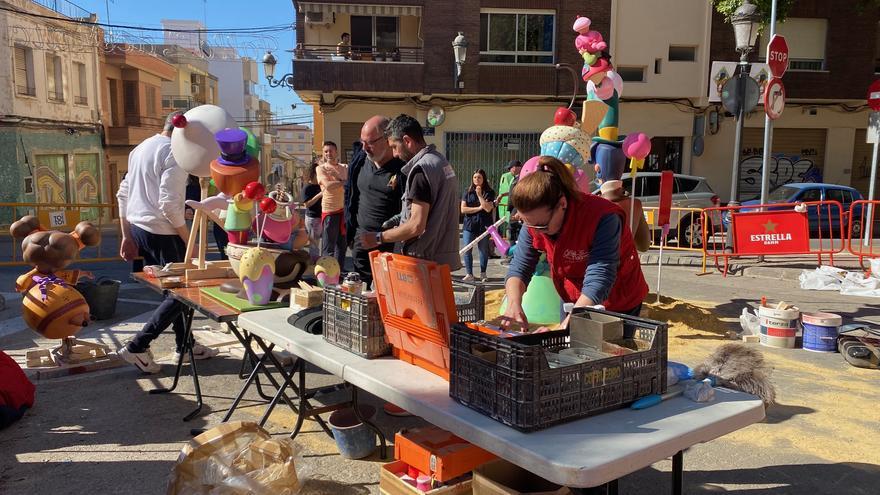 Las fallas de Paterna ultiman los detalles de sus plantàs