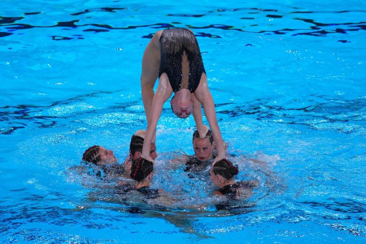 España se cuelga la última plata y consigue un 10 histórico con su rutina acrobática al ritmo de Berghain de Rosalía España se cuelga la última plata y consigue un 10 histórico con su rutina acrobática al ritmo de Berghain de Rosalía