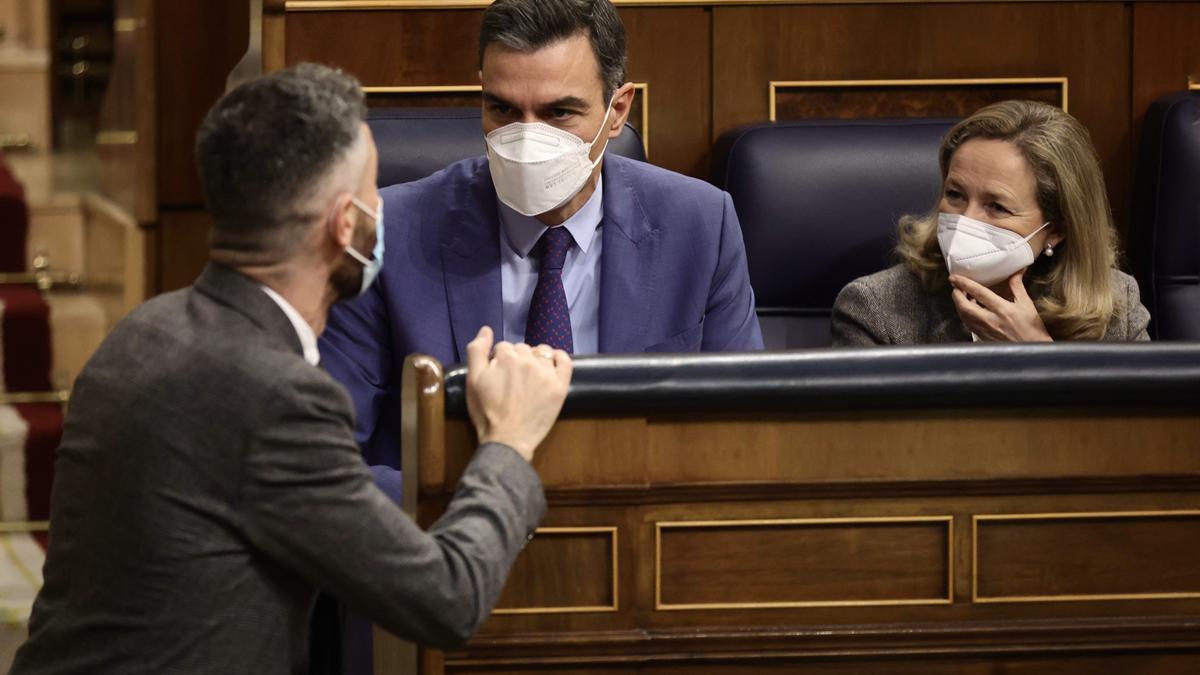 La ministra de Economía Nadia Calviño, en el Congreso.