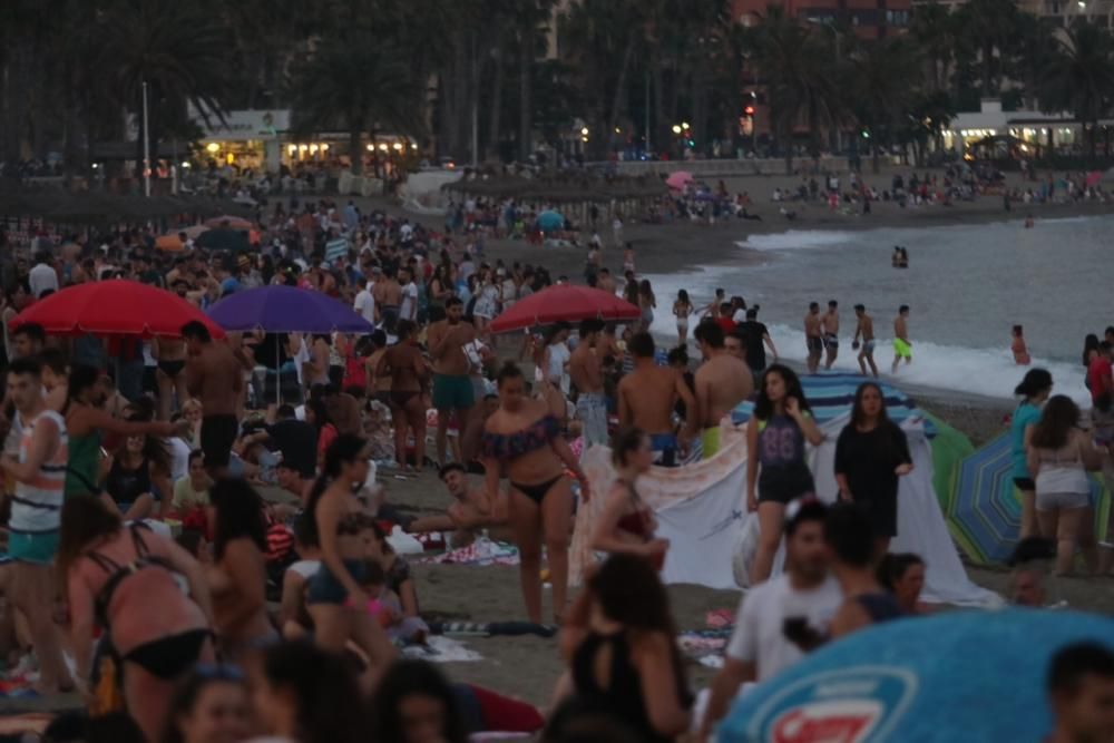 Málaga celebra la noche de San Juan en sus playas