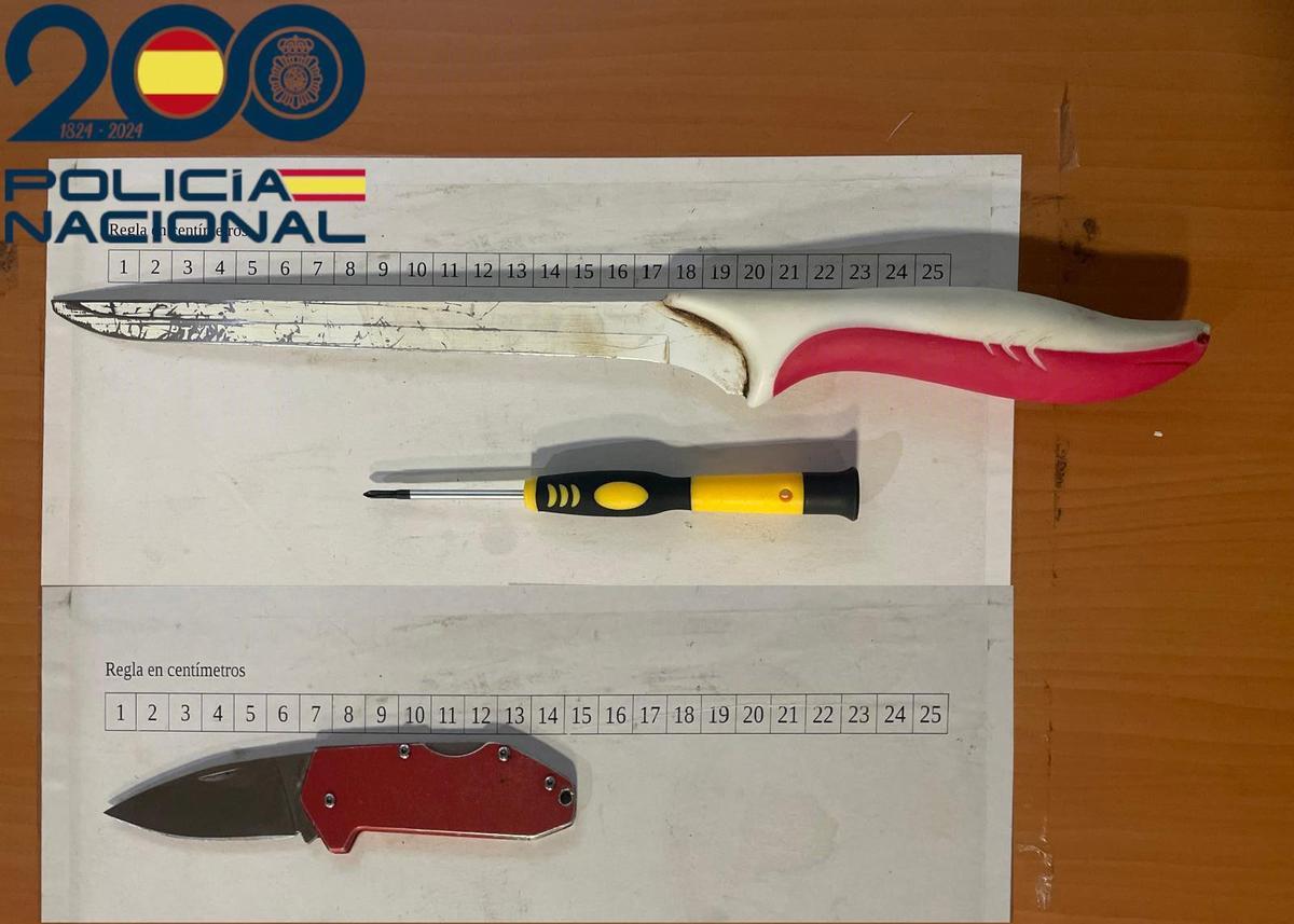 Además de una navaja y un cuchillo, dos atracadores detenidos en Palma de Mallorca en noviembre de 2024 usaban un destornillador para apuñalar a sus víctimas.