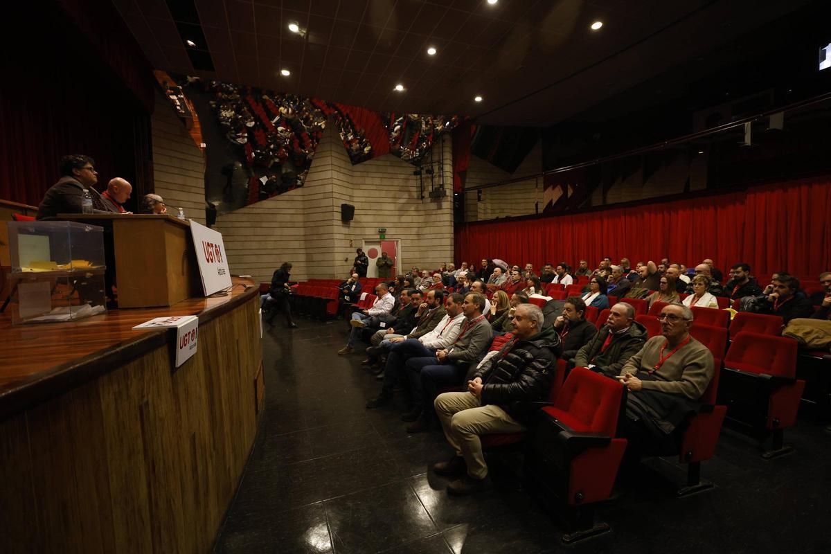 EN IMÁGENES: El congreso comarcal de UGT en Avilés donde salió elegido Javier Quirós EN IMÁGENES: El congreso comarcal de UGT en Avilés donde salió elegido Javier Quirós