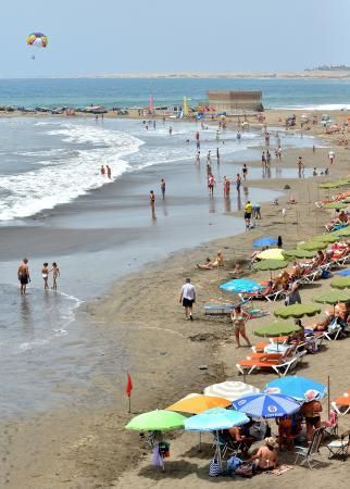 11/07/2018 SAN AGUSTÍN, SAN BARTOLOMÉ DE TIRAJANA. Calor en la playa de Las Burras. SANTI BLANCO  | 11/07/2018 | Fotógrafo: Santi Blanco