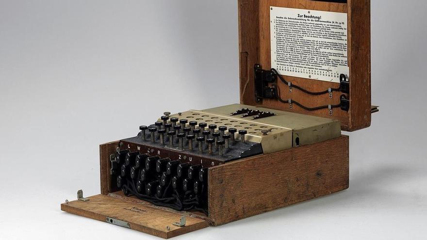 Una máquina Enigma nazi para cifrar mensajes, subastada por 117.800 euros