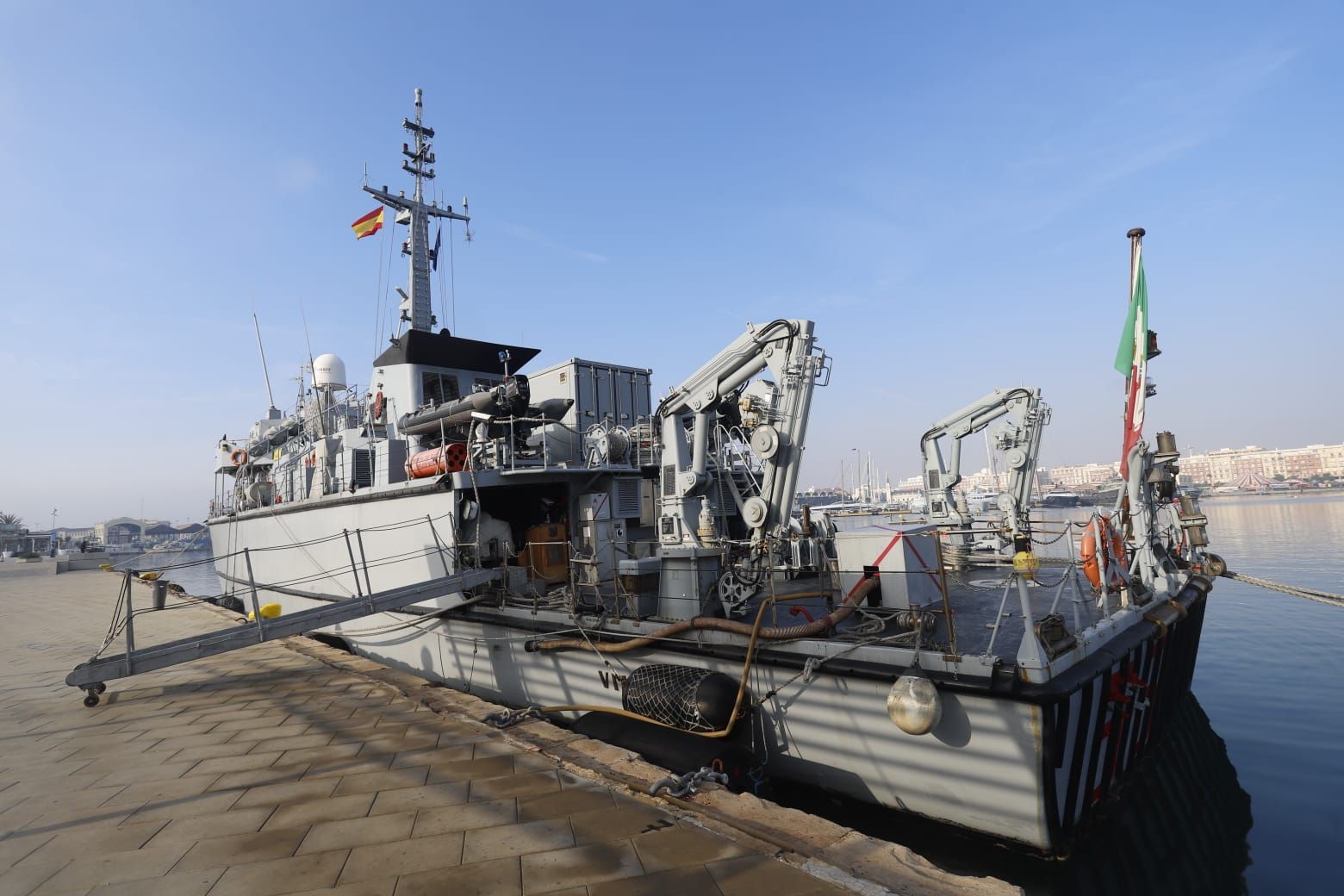 Tres buques de la OTAN atracan en el puerto de València