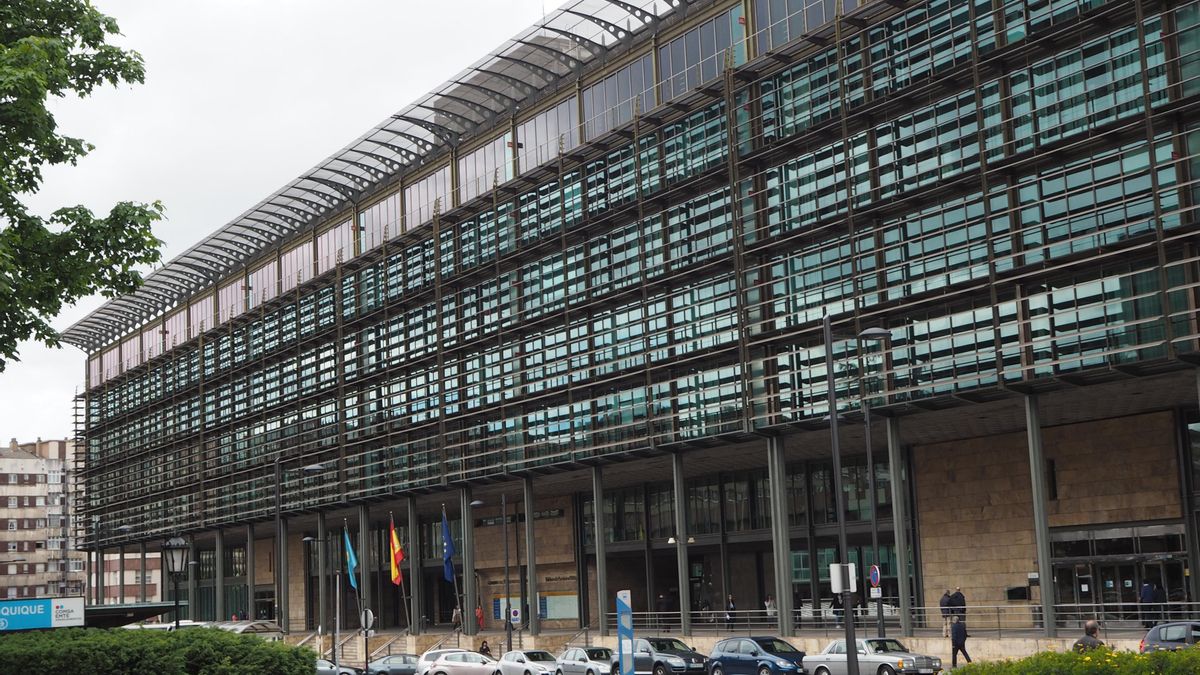 Edificio Administrativo de Servicios Múltiples del Principado, en Oviedo.