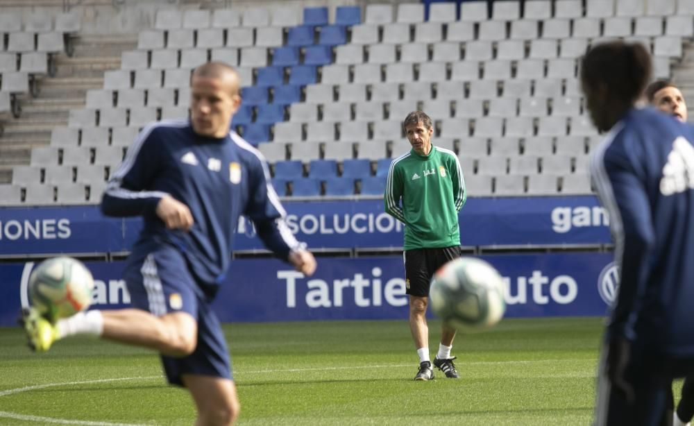 Entrenamiento del Real Oviedo de fútbol en el Carl