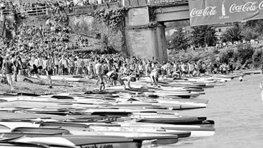 La salida de las piraguas, en el campeonato del Sella de 2011.