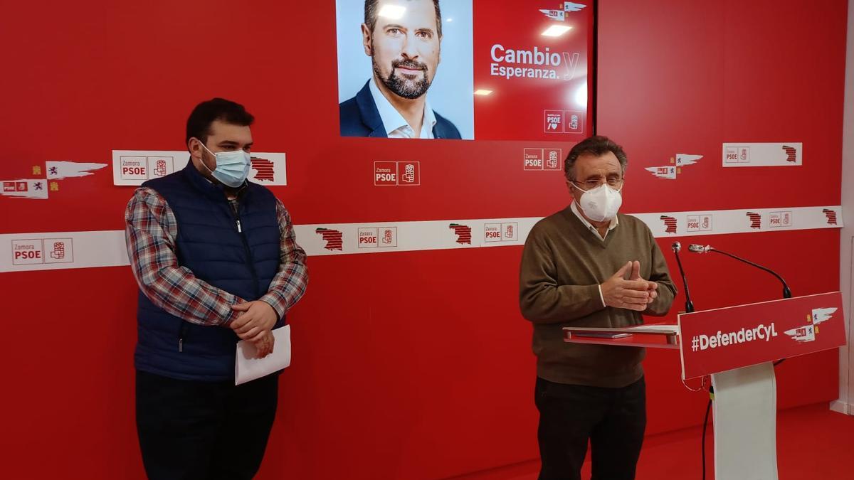 José Ignacio Martín Benito y Carlos Fernández Herrera, candidatos del PSOE de Zamora a las Cortes de Castilla y León, en la rueda de prensa.