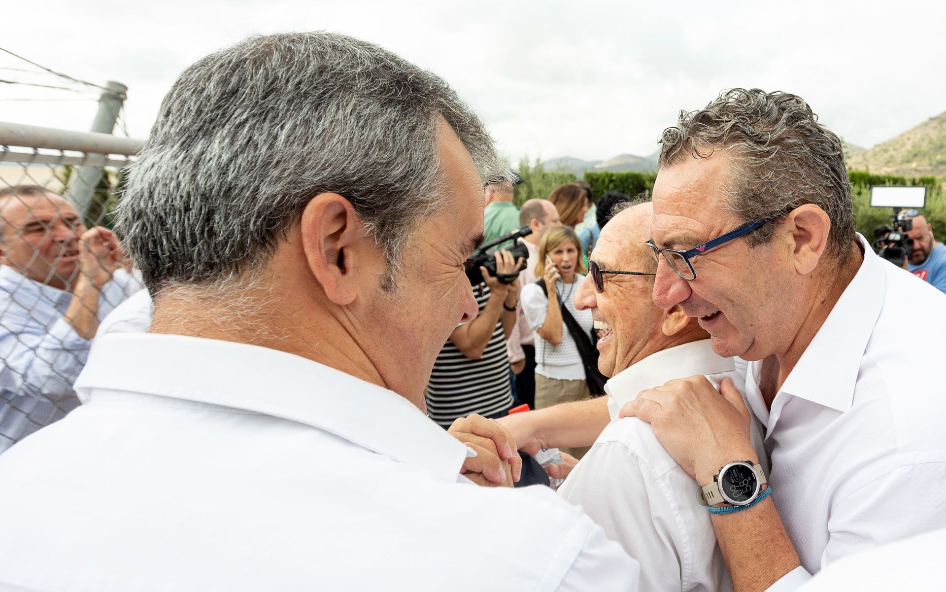 Mazón y Pérez participan en el primer corte de "Uva  de Mesa Embolsada del Vinalopó"