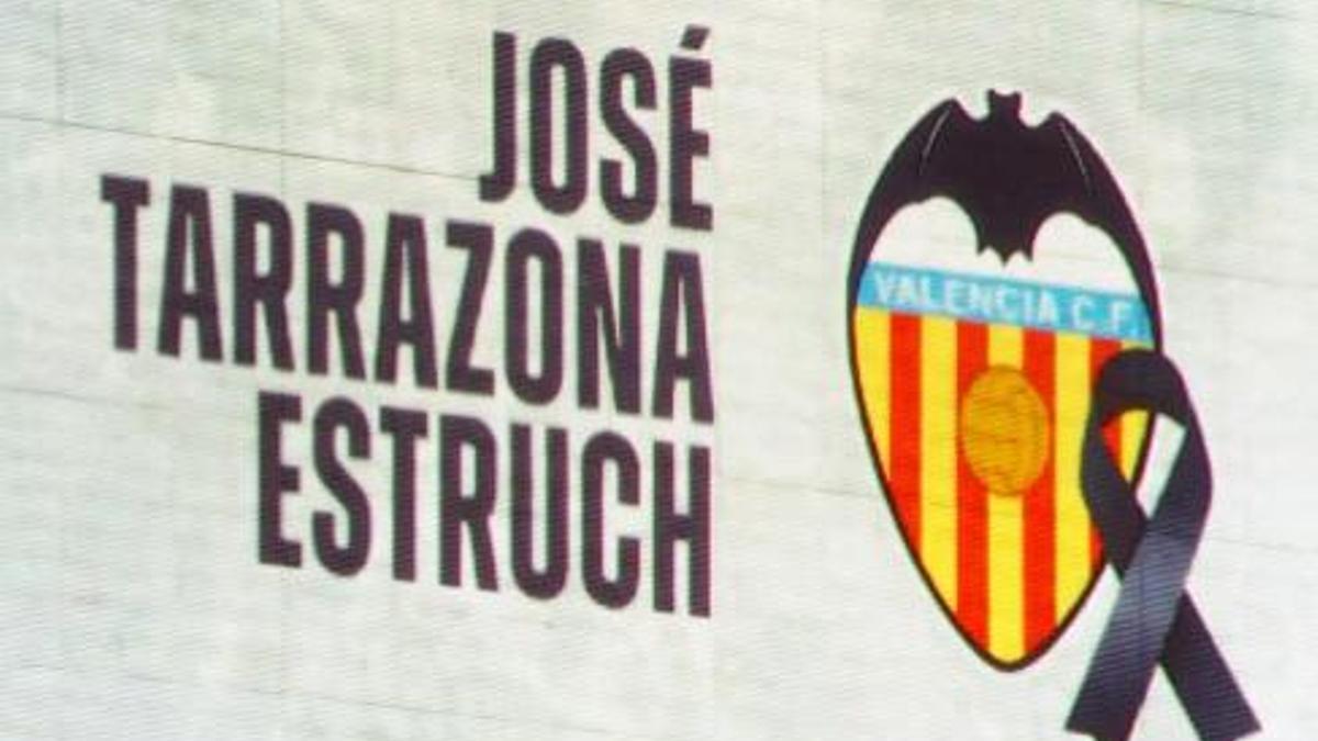 Homenaje del Valencia a José Tarrazona