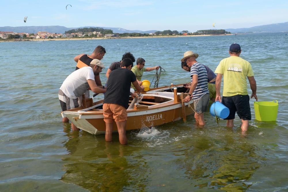 O vento provocou o afundimento de dez dornas na Illa de Arousa