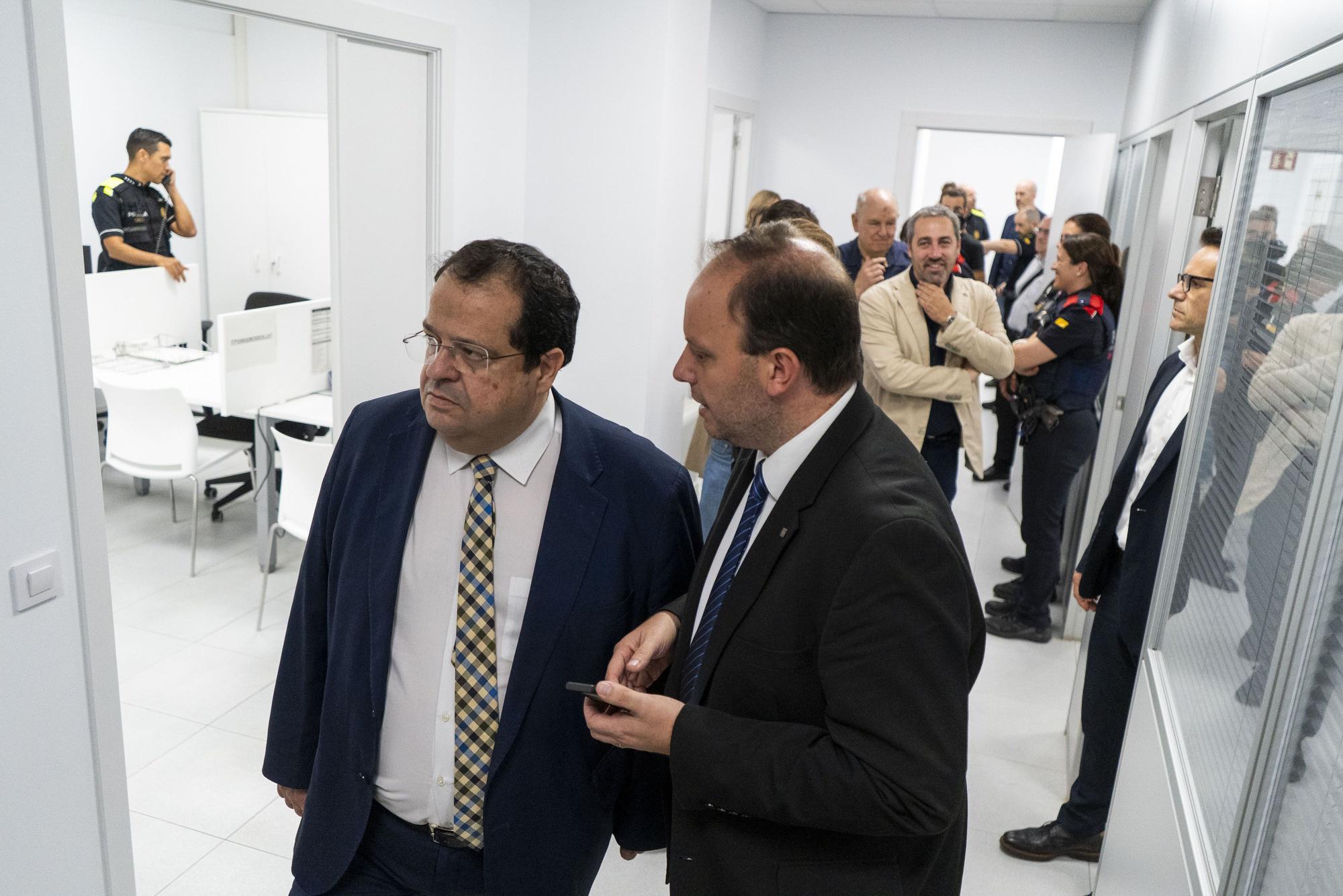 La visita del conseller Joan Ignasi Elena a Manresa per la inauguració de la nova comissaria de proximitat, en imatges