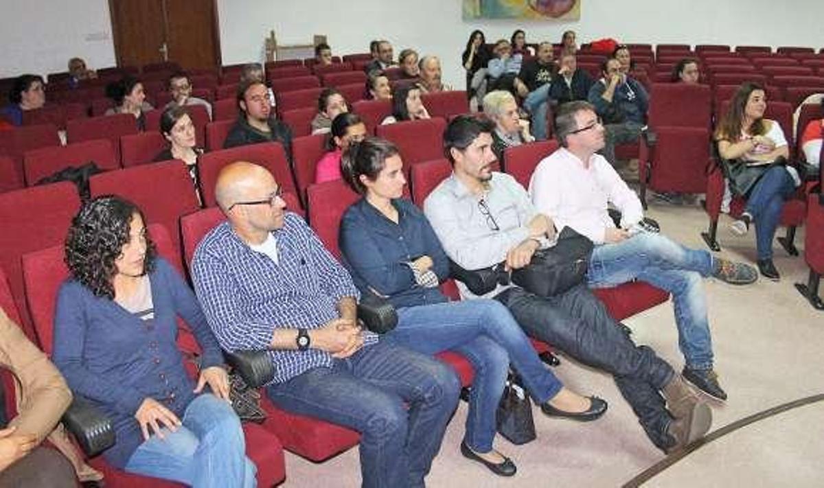 Un aspecto del público que asistió a la charla. // S.A.