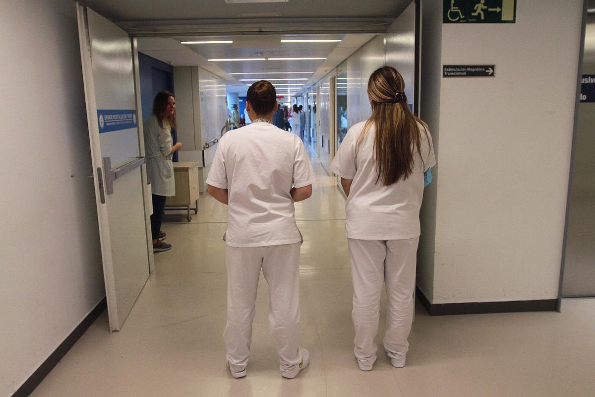 Personal sanitario en el Complejo Hospitalario Universitario de Ourense (CHUO). HOSPITAL. ENFERMERAS. ENFERMEROS. CELADORES. MEDICOS. COMPLEXO. SERGAS. SERVIZO GALEGO DE SAUDE. MEDICOS