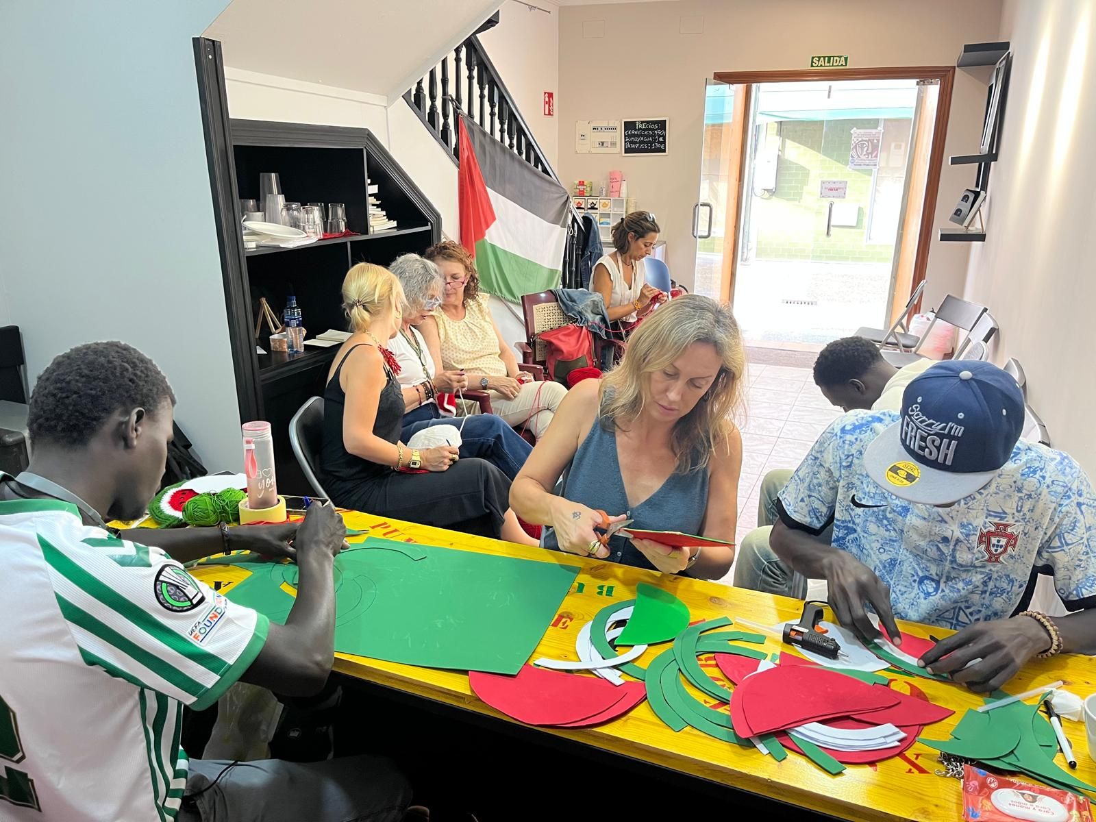 EN IMÁGENES: Elaboración de sandías en Asturias en defensa de Palestina