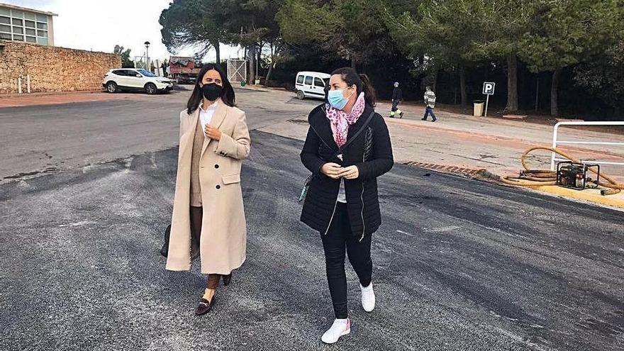 Fajarnés y Torres en la pista asfaltada.