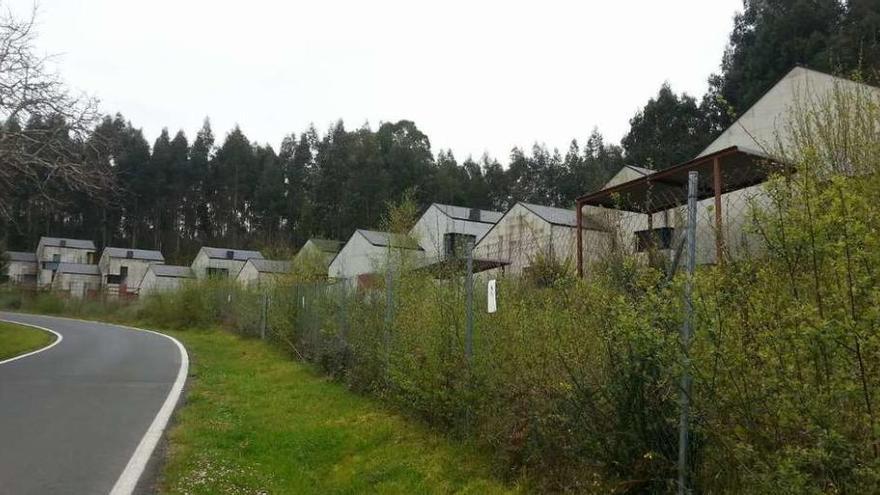 Promoción de viviendas inacabada en A Campiña, en la parroquia bergondesa de Lubre.