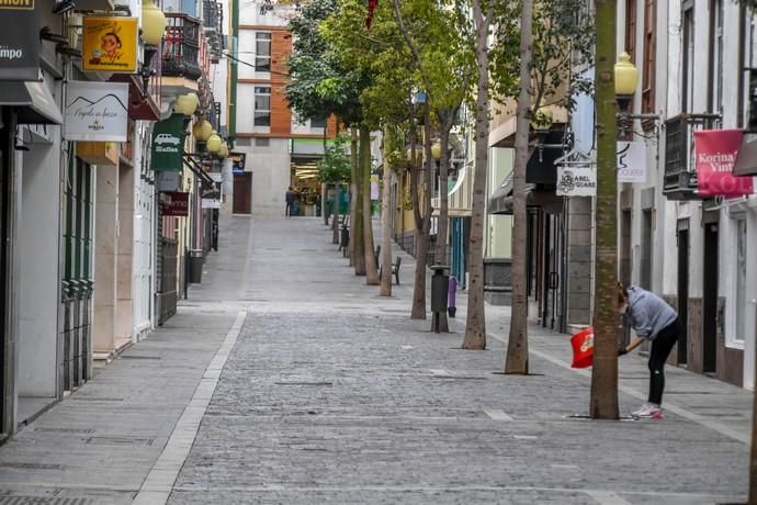 25-03-20 LAS PALMAS DE GRAN CANARIA. CIUDAD. LAS PALMAS DE GRAN CANARIA. Recorrido por la ciudad para vera su desolación.   Fotos: Juan Castro.  | 25/03/2020 | Fotógrafo: Juan Carlos Castro