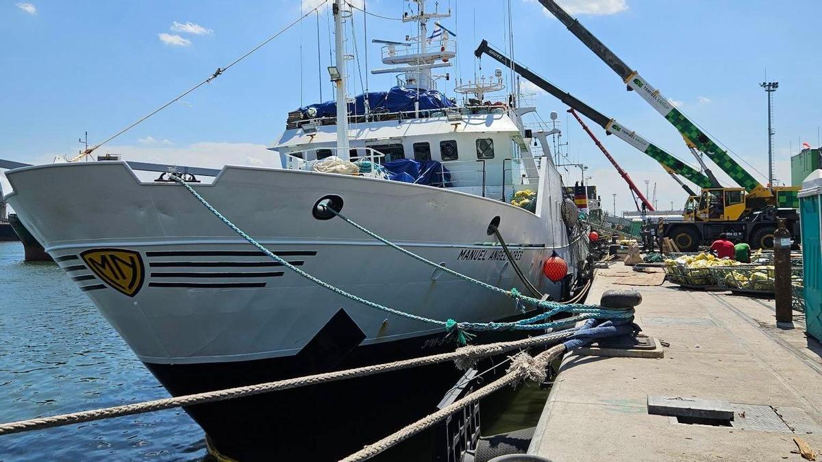 La flota de Marín invierte casi 3 millones en redes y puertas de arrastre más respetuosos con el fondo marino