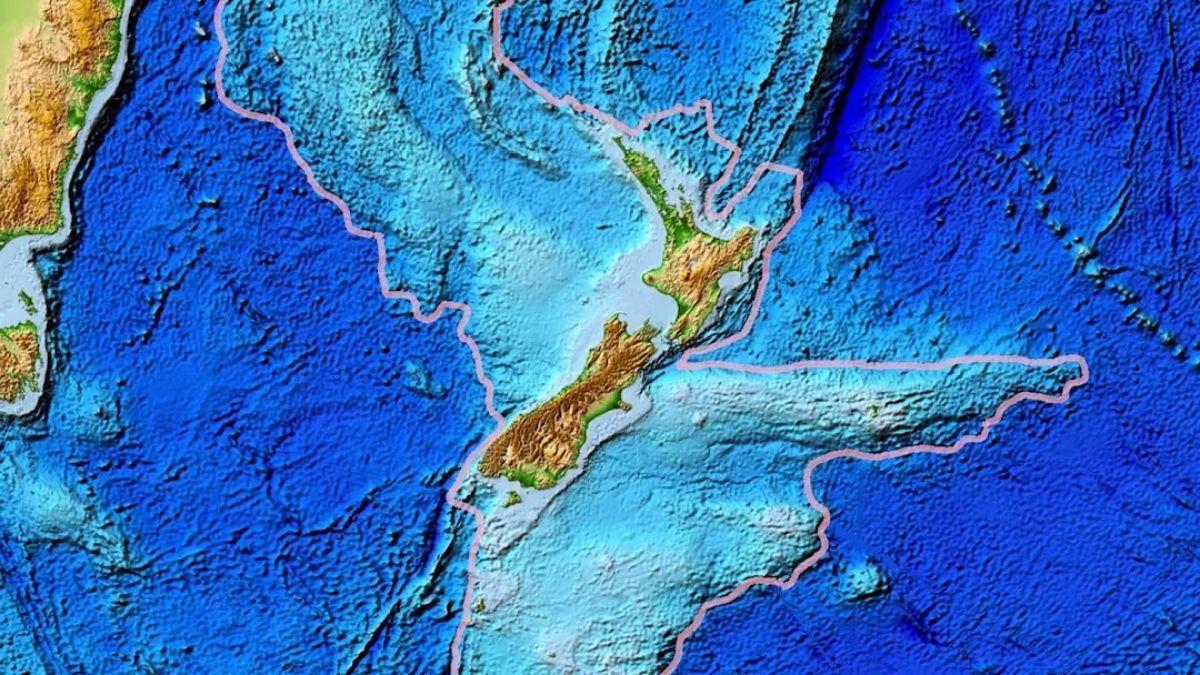 El nuevo mapa muestra no sólo la ubicación del eje del arco magmático del continente Zealandia, sino también otras características geológicas importantes.