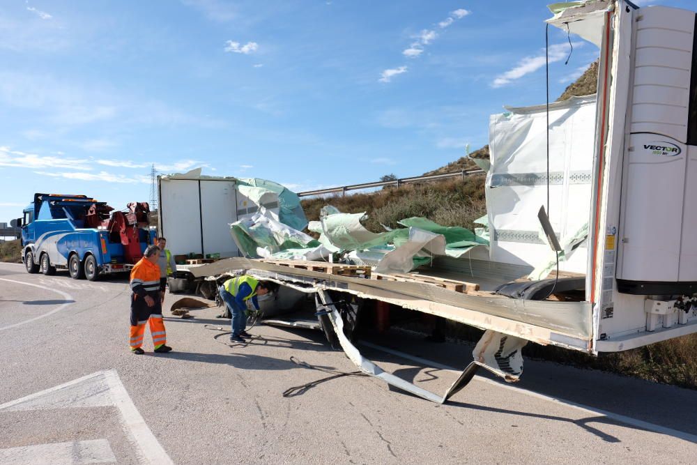 Un accidente en la A-31 colapsa la autovía en dirección Alicante-Madrid