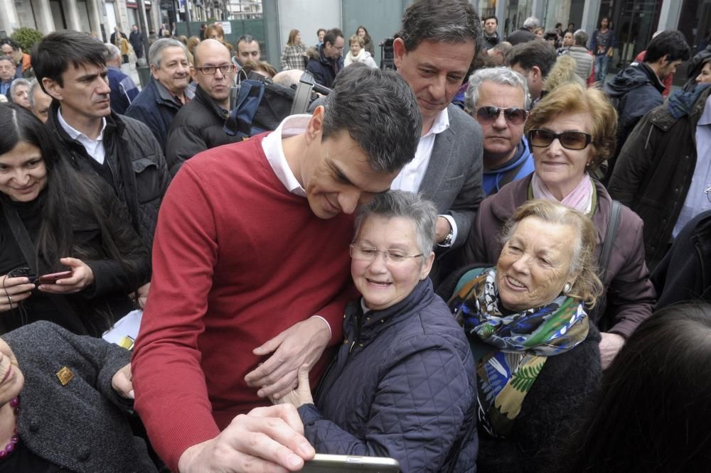 Baño de masas de Pedro Sánchez en A Coruña