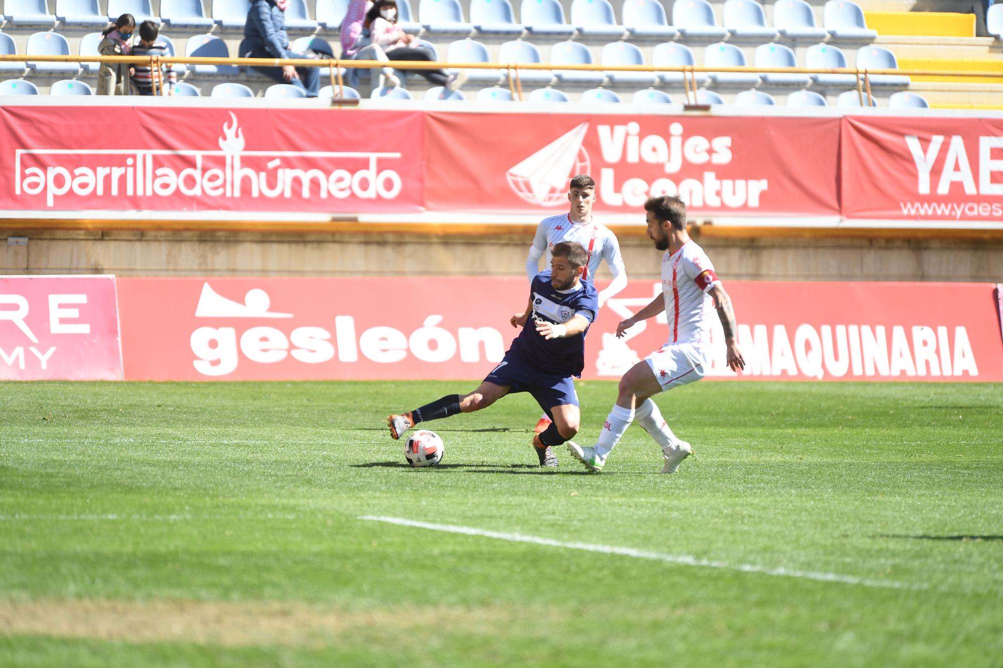 Las imágenes de los partidos de los equipos asturianos de Segunda División B